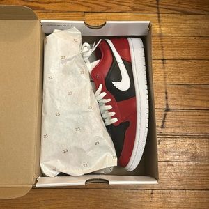 Jordan 1 Low Chicago Flip